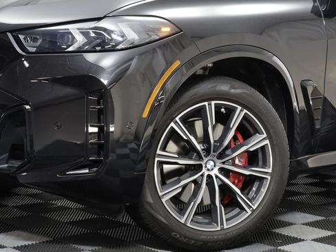 Certified 2024 BMW X5 xDrive40i w/ M Sport Package AWD/4WD image 3