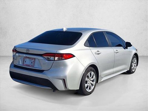 Certified 2022 Toyota Corolla LE image 5