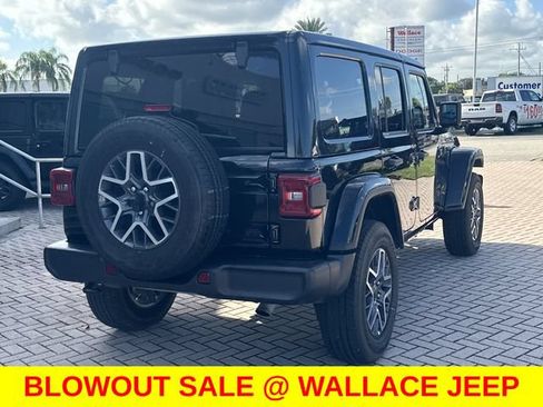Used 2026 Jeep Wrangler Unlimited Sahara AWD/4WD image 8