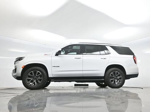Used 2023 Chevrolet Tahoe Z71 w/ Luxury Package AWD/4WD image 7