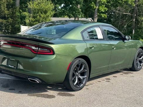 Used 2020 Dodge Charger SXT w/ Blacktop Package RWD image 3
