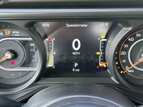 New 2025 Jeep Gladiator Sport image 10