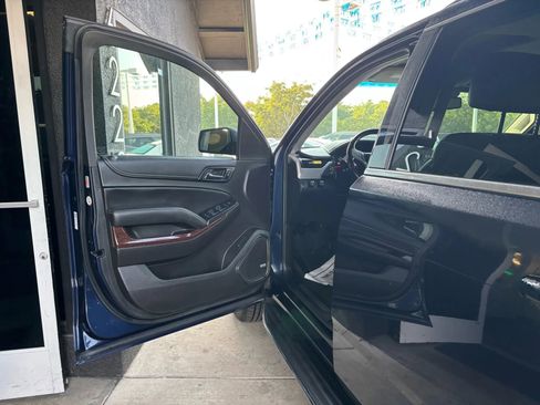 Used 2017 GMC Yukon XL SLT image 9