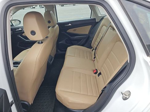 Used 2021 Volkswagen Jetta SE w/ SE Cold Weather Package image 6