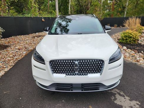 Used 2022 Lincoln Corsair AWD w/ Premium Package image 8