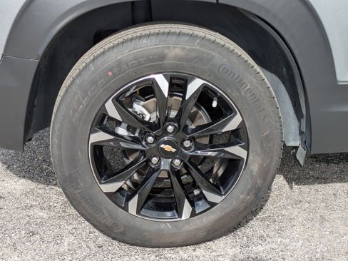 Used 2023 Chevrolet TrailBlazer LT FWD image 11