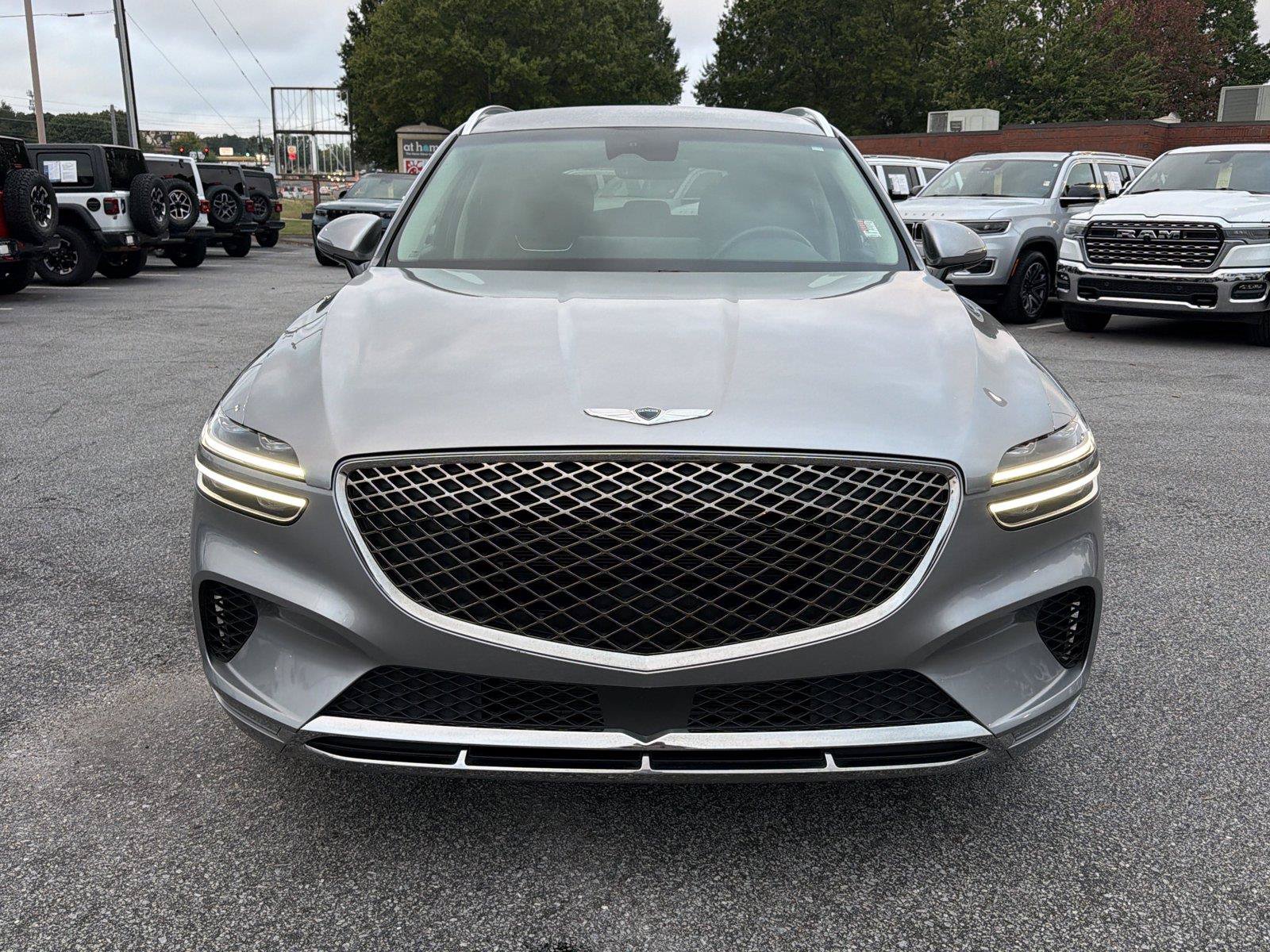 Used 2025 Genesis GV70 2.5T AWD/4WD image 3