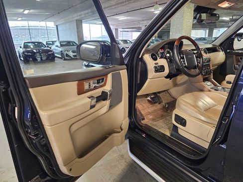 Used 2016 Land Rover LR4 HSE image 29