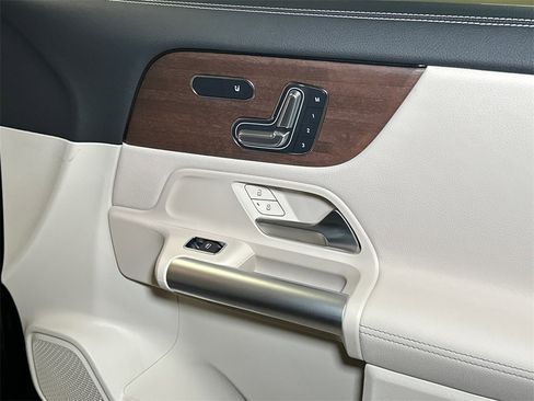 Used 2023 Mercedes-Benz GLA 250 4MATIC image 15