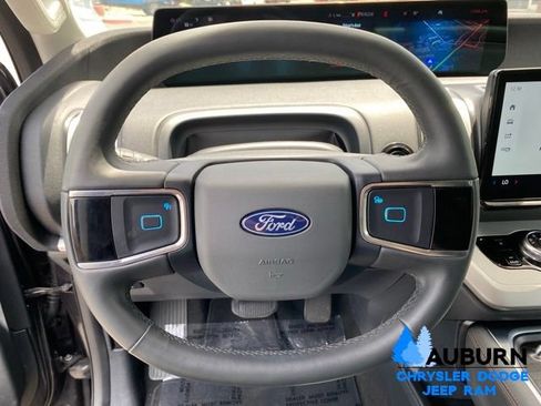 Used 2025 Ford Expedition Max Active AWD/4WD image 42