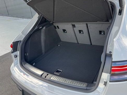 Certified 2026 Porsche Macan image 35