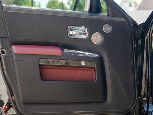 Certified 2018 Rolls-Royce Ghost RWD image 13