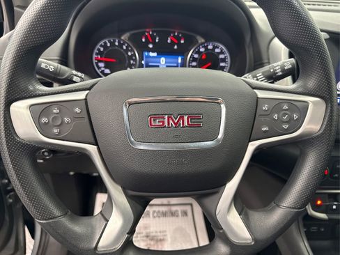 Used 2024 GMC Terrain SLE w/ Driver Convenience Package image 24
