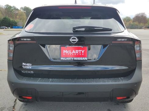 New 2026 Nissan Kicks SV w/ SV Premium Package FWD image 4