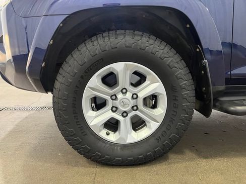 Used 2016 Toyota 4Runner SR5 Premium AWD/4WD image 24