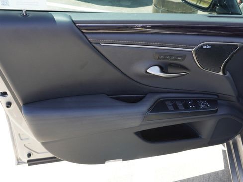 Certified 2020 Lexus ES 350 w/ Accessory Package 2 FWD image 14