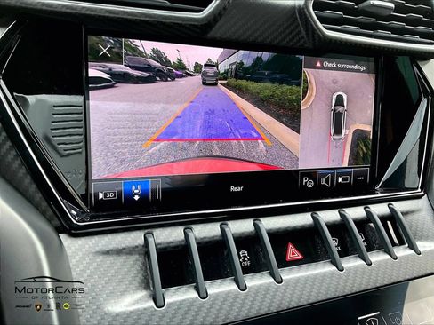 Used 2023 Lamborghini Urus Performante AWD/4WD image 17