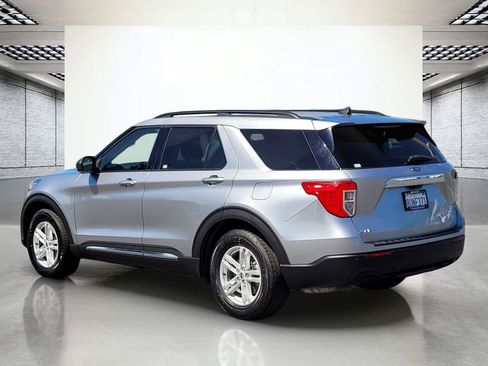 Used 2021 Ford Explorer XLT RWD image 9