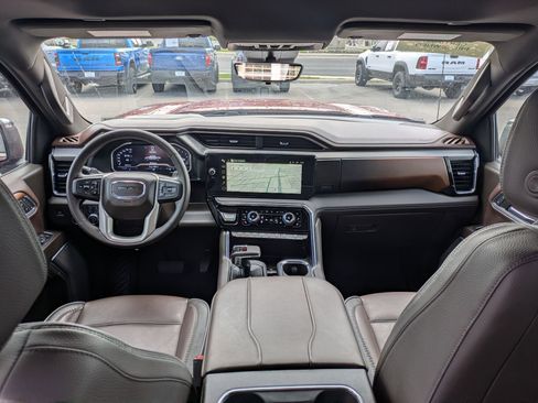 Used 2023 GMC Sierra 1500 Denali w/ Denali Reserve Package AWD/4WD image 32