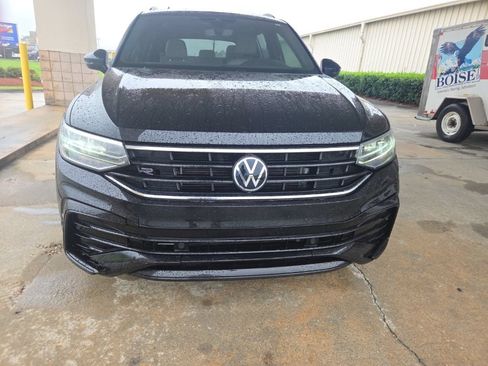Used 2023 Volkswagen Tiguan SE R-Line FWD image 2