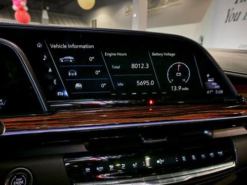 Used 2021 Cadillac Escalade ESV Premium Luxury image 45