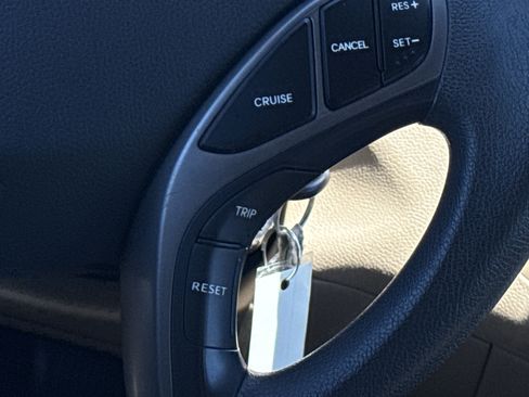 Used 2013 Hyundai Elantra GLS w/ Preferred Pkg FWD image 20