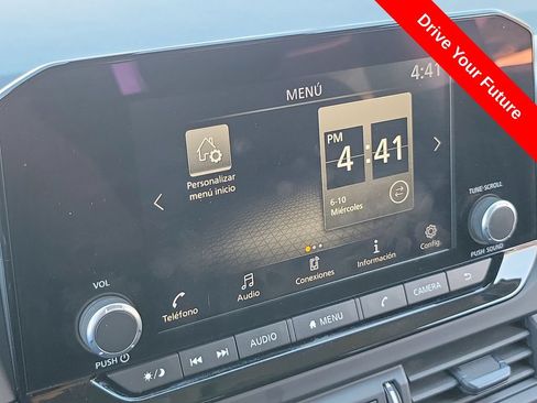 Used 2025 Nissan Pathfinder S FWD image 10