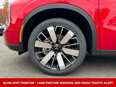 Used 2025 Mitsubishi Outlander SE AWD/4WD image 5