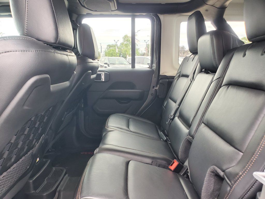 Used 2021 Jeep Wrangler Unlimited Rubicon w/ Dual Top Group AWD/4WD image 28