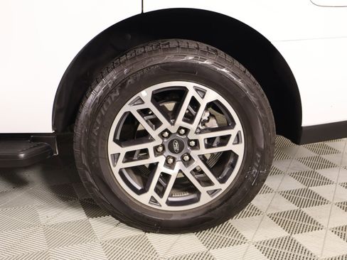 Used 2025 Ford Expedition Active AWD/4WD image 20