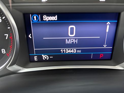Used 2021 GMC Acadia SLE w/ Driver Convenience Package FWD image 21