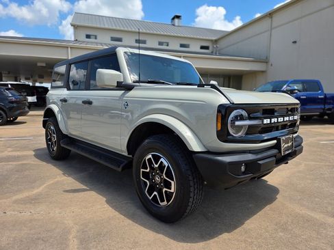 New 2026 Ford Bronco Outer Banks AWD/4WD image 10