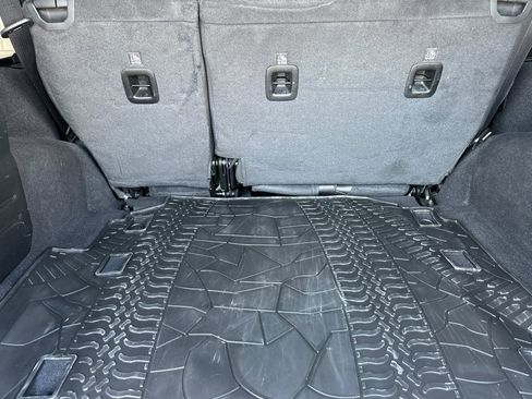 Used 2020 Jeep Wrangler Unlimited Sport S AWD/4WD image 14