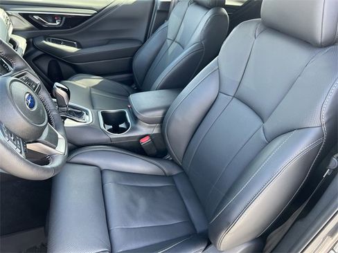Certified 2025 Subaru Outback Limited image 33