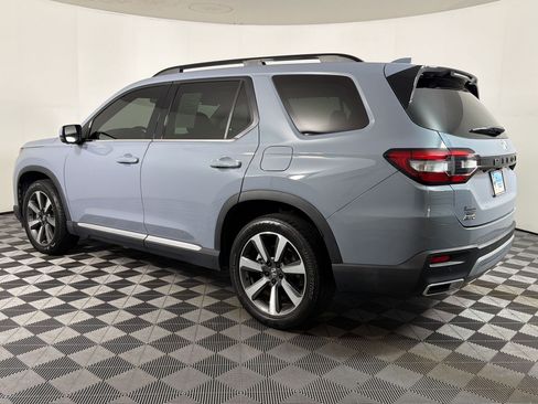 Used 2023 Honda Pilot Elite image 2