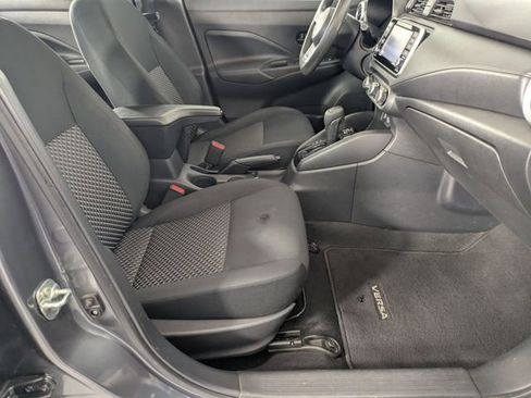 Used 2021 Nissan Versa S FWD image 32
