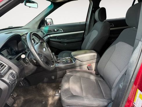 Used 2016 Ford Explorer XLT AWD/4WD image 9
