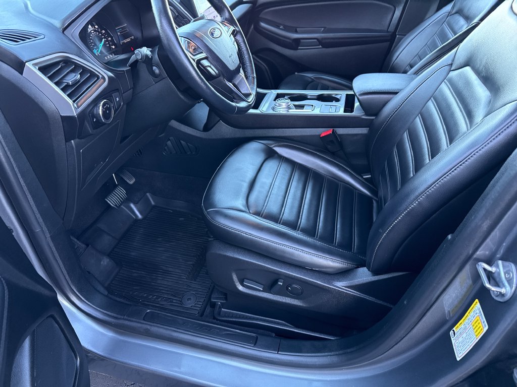 Used 2024 Ford Edge SEL AWD/4WD image 16