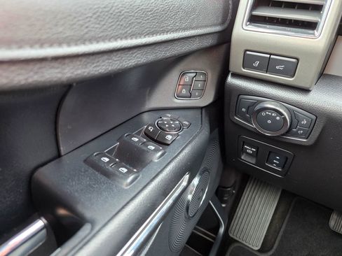 Used 2018 Ford Expedition Max XLT image 20