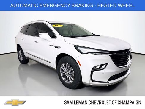 Used 2024 Buick Enclave Essence FWD image 1
