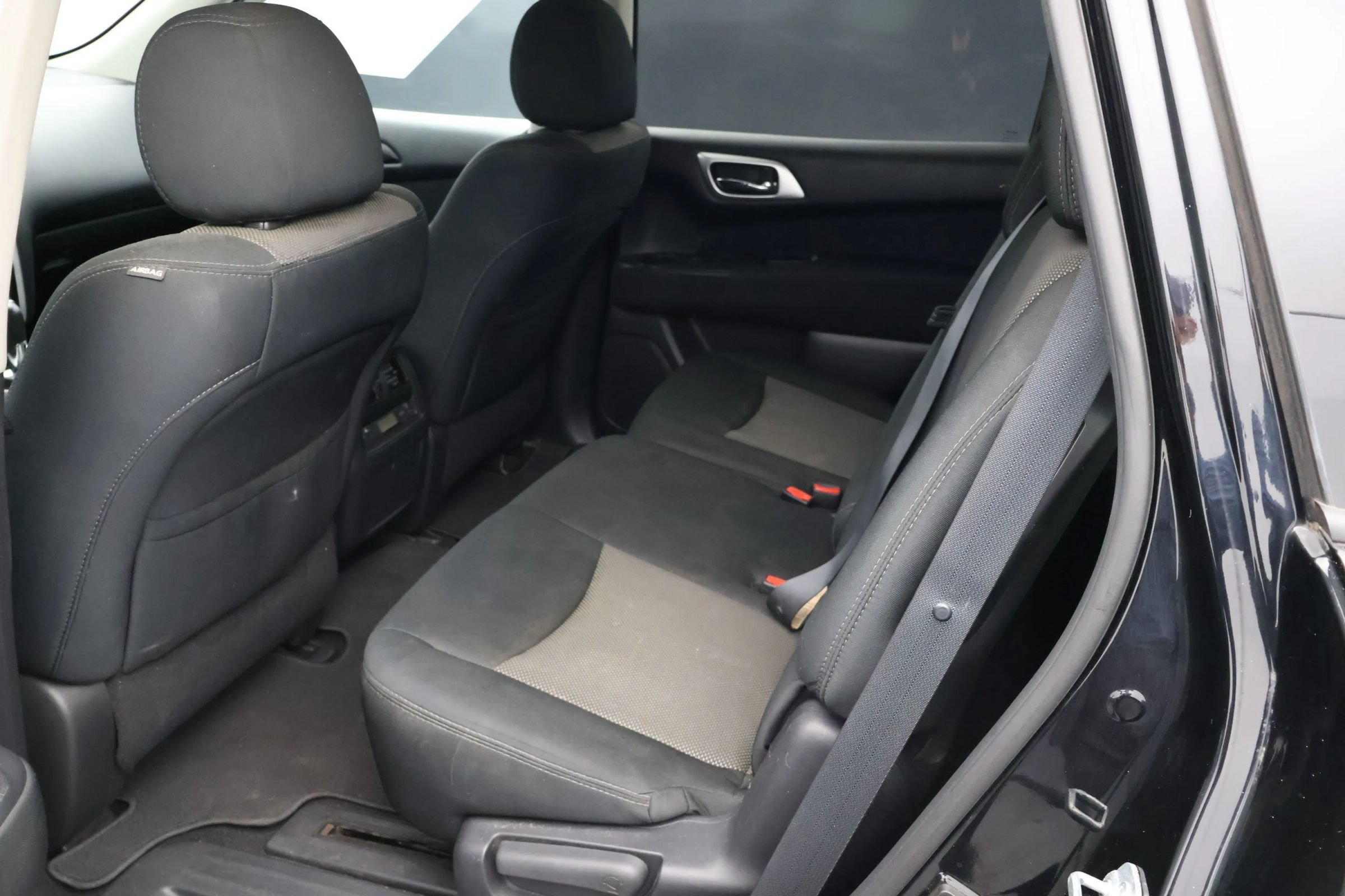 Used 2017 Nissan Pathfinder SV AWD/4WD image 15