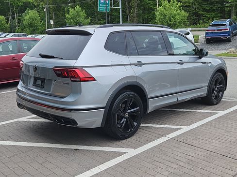 Certified 2023 Volkswagen Tiguan SE R-Line AWD/4WD image 3