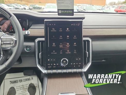 Used 2025 GMC Acadia Denali w/ Super Cruise Package image 11