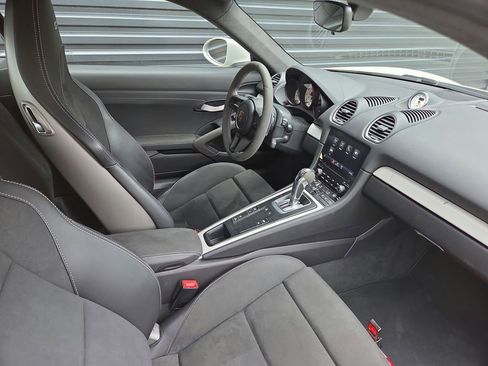 Certified 2021 Porsche 718 Cayman GT4 RWD image 14