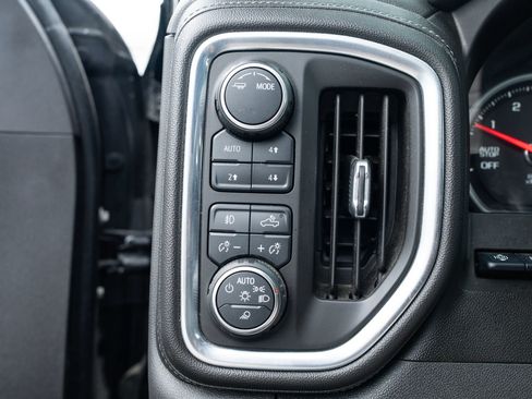 Used 2020 Chevrolet Silverado 1500 LTZ AWD/4WD image 32