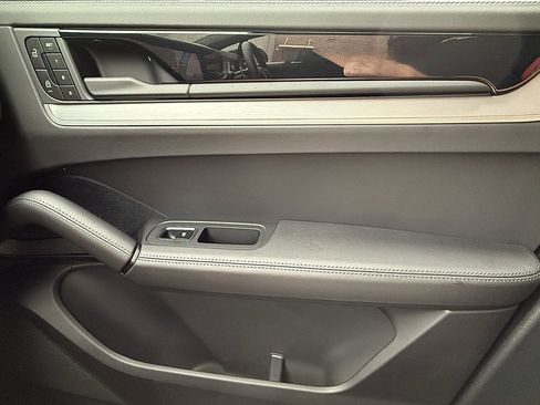 New 2024 Porsche Cayenne Turbo image 20