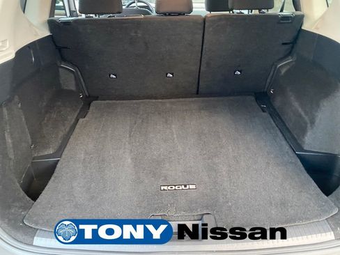 Used 2023 Nissan Rogue SV FWD image 11