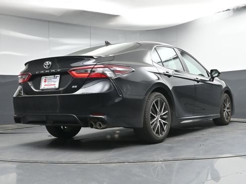 Used 2024 Toyota Camry SE w/ Convenience Package image 27