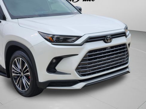 Used 2024 Toyota Grand Highlander AWD Hybrid image 35