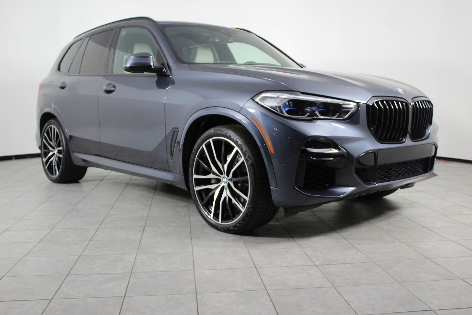 Used 2026 BMW X5 sDrive40i w/ M Sport Package RWD image 6